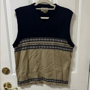 Stylish Black and Tan Men’s Sleeveless Sweater